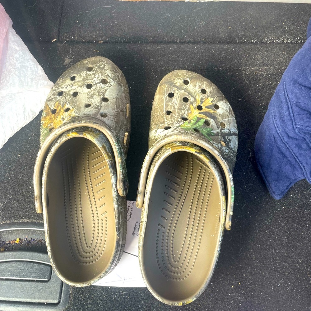 Camo Crocs M7/W9
